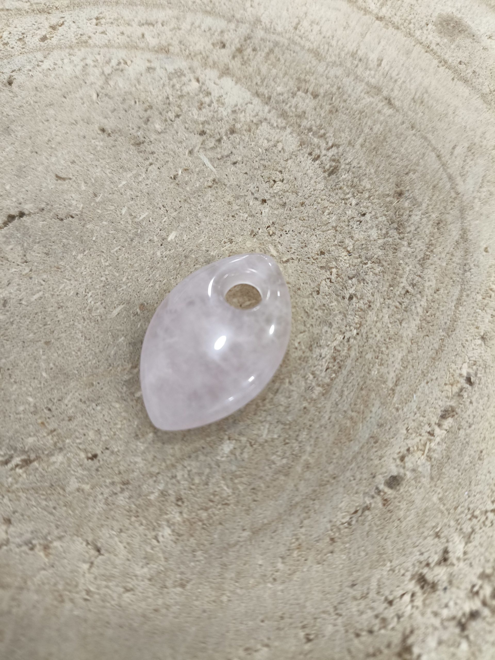 Colgante de Cuarzo Rosa en lágrima