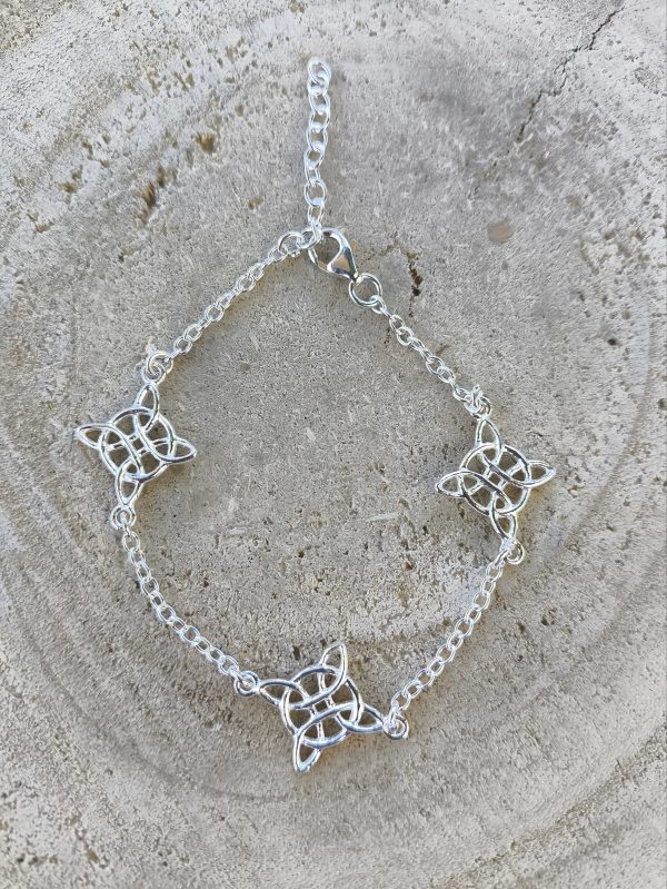 Pulsera triple Nudo de Bruja