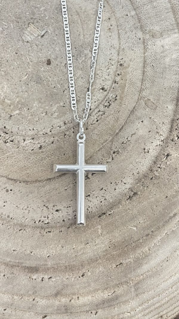Colgante de plata con cruz