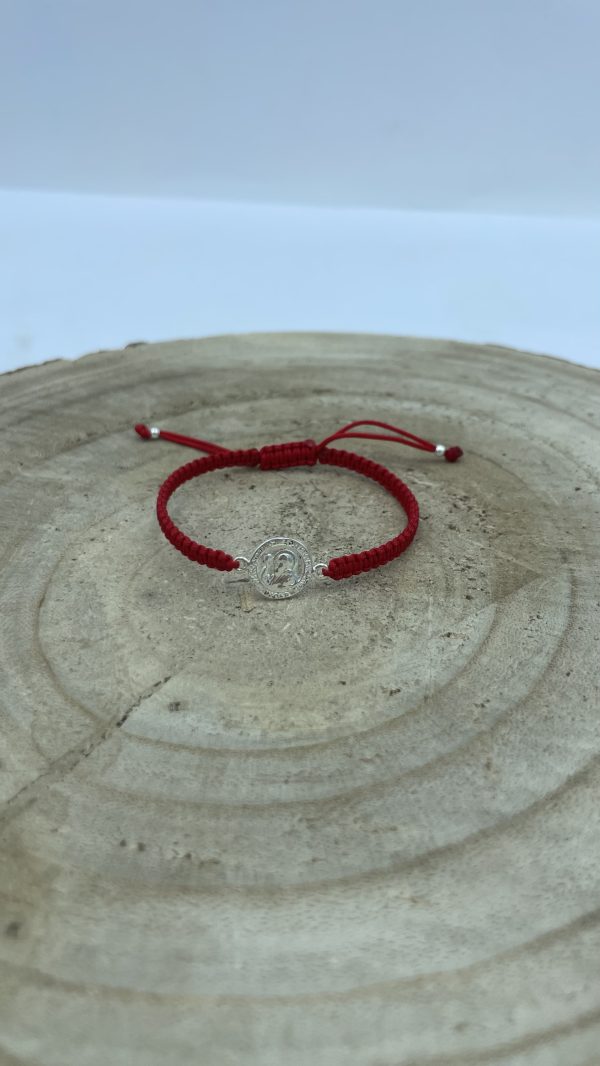 Pulsera medalla San Benito en macramé