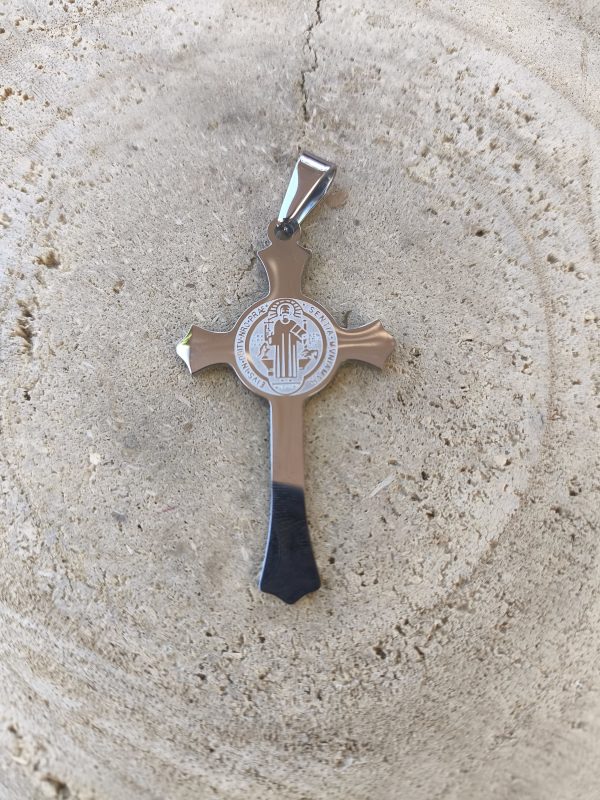 Cruz de San Benito en acero