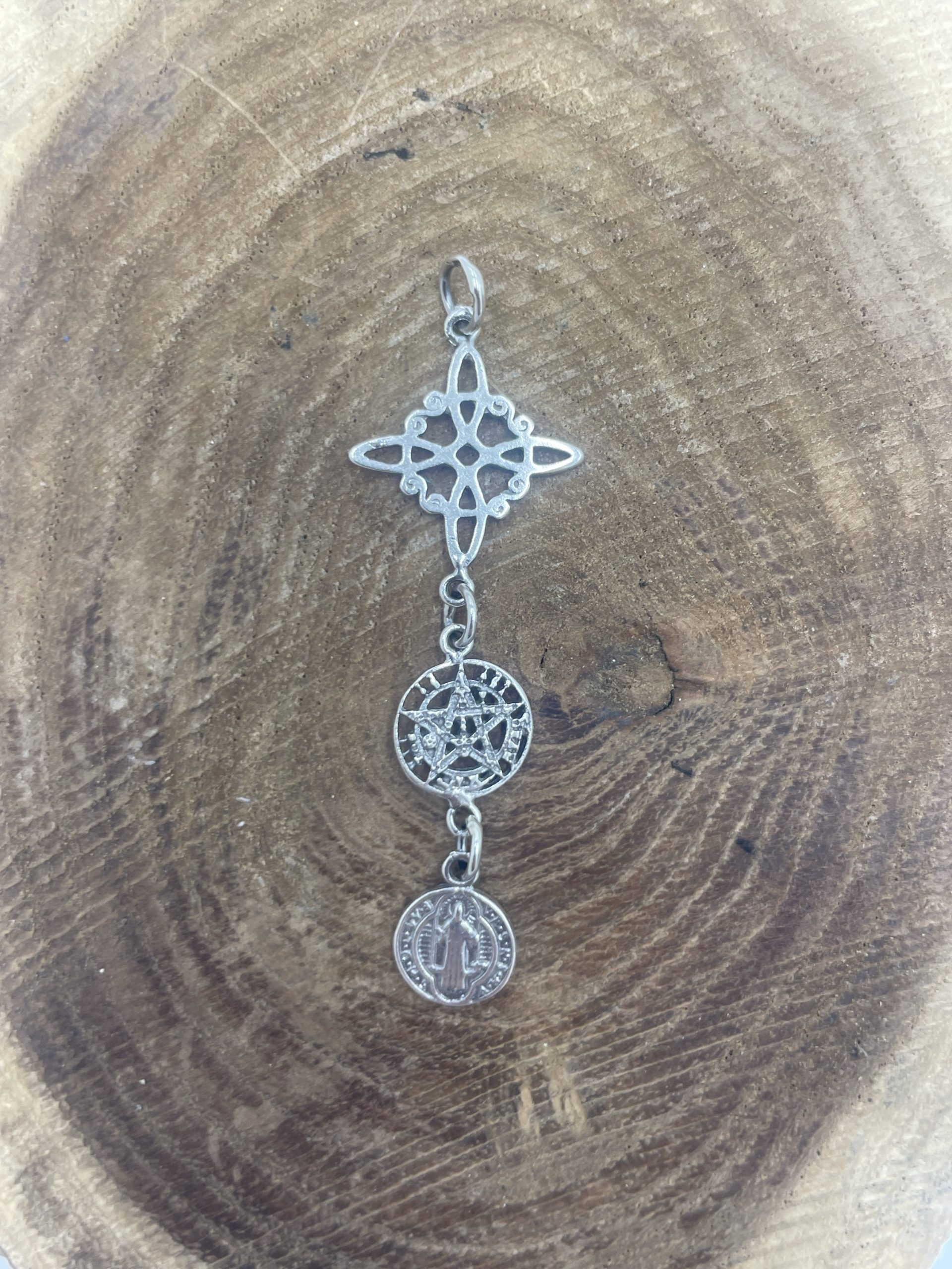 Colgante triple protección en Plata de Ley