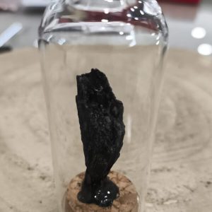 Escoba de bruja (cianita negra)