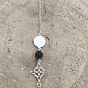 Pulsera Nudo de bruja, medalla de San Benito y turmalina negra en plata de ley