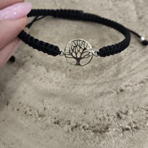 Pulsera de macramé negra con el árbol de la vida en plata de ley