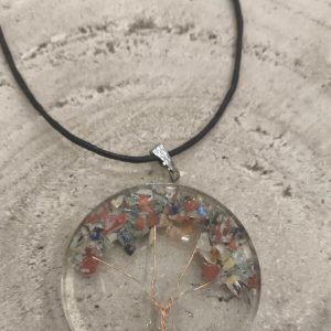 Colgante árbol de la vida de organita con piedras multicolor
