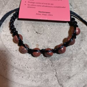 Pulsera de jaspe rojo en macramé