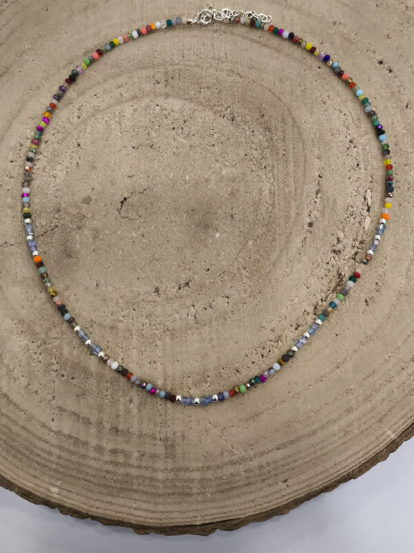 Gargantilla de cristales multicolor