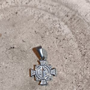 Colgante Cruz de San Benito en acero