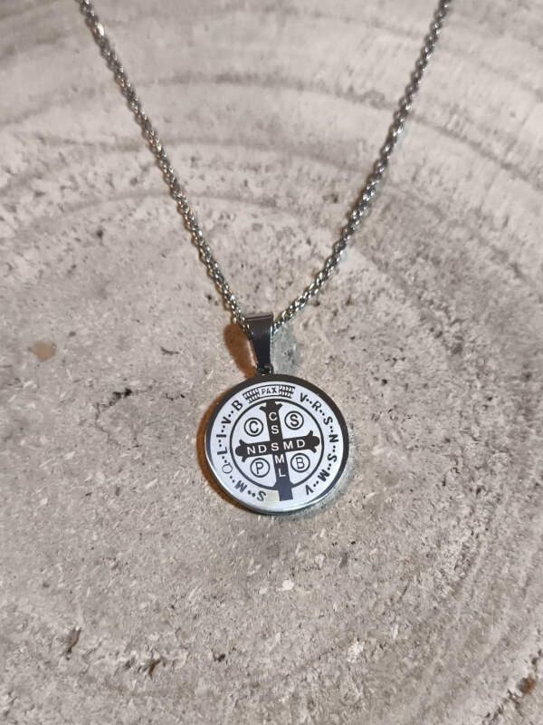 Colgante San Benito en acero