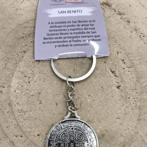 Llavero medalla de San Benito