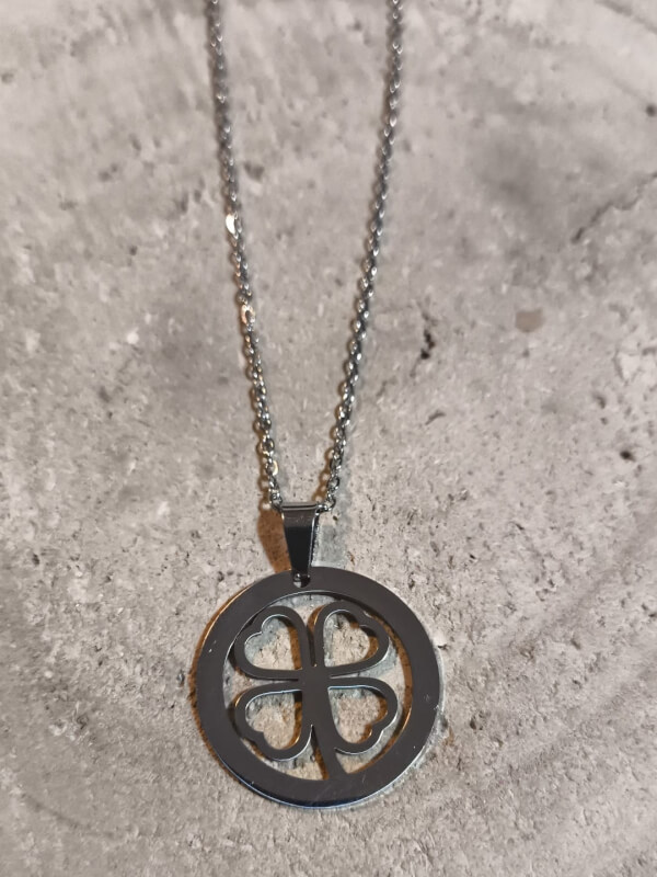 Colgante Trébol de la suerte en acero