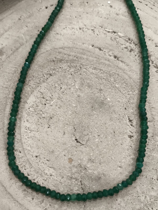 Gargantilla de Esmeralda facetada