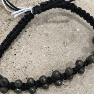 Pulsera de Pirita en macramé