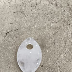 Colgante lágrima en cuarzo blanco