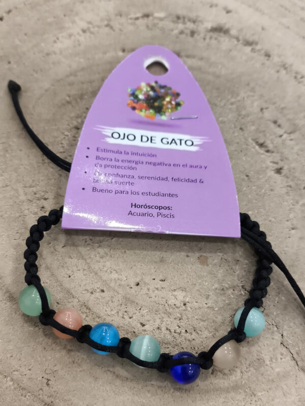 Pulsera ojo de gato en macramé