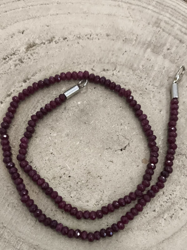 Gargantilla de Rubí facetado