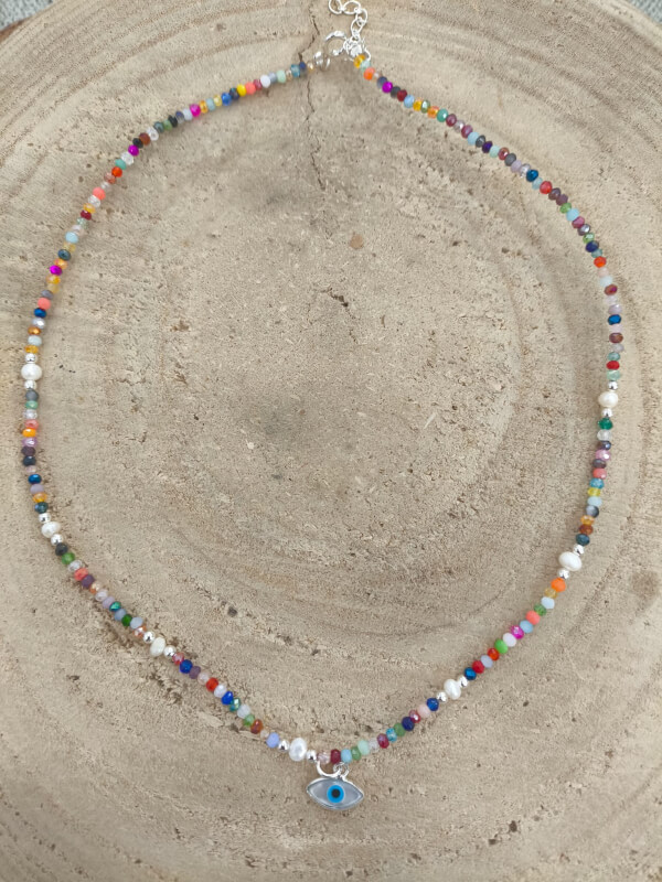 Gargantilla de cristales multicolor con ojo turco en nácar