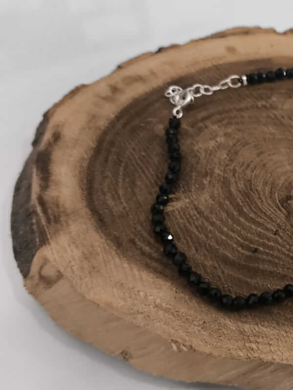 Tobillera de Turmalina negra facetada engarzada en plata