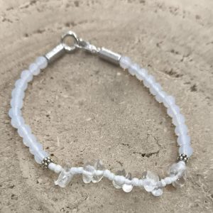 Pulsera de piedra luna y cuarzo blanco