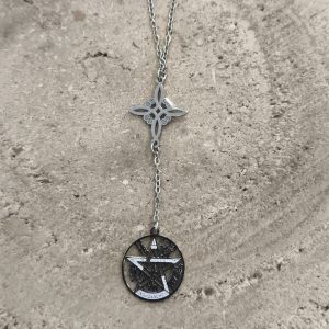 Colgante doble protección nudo de bruja y tetragramaton en acero