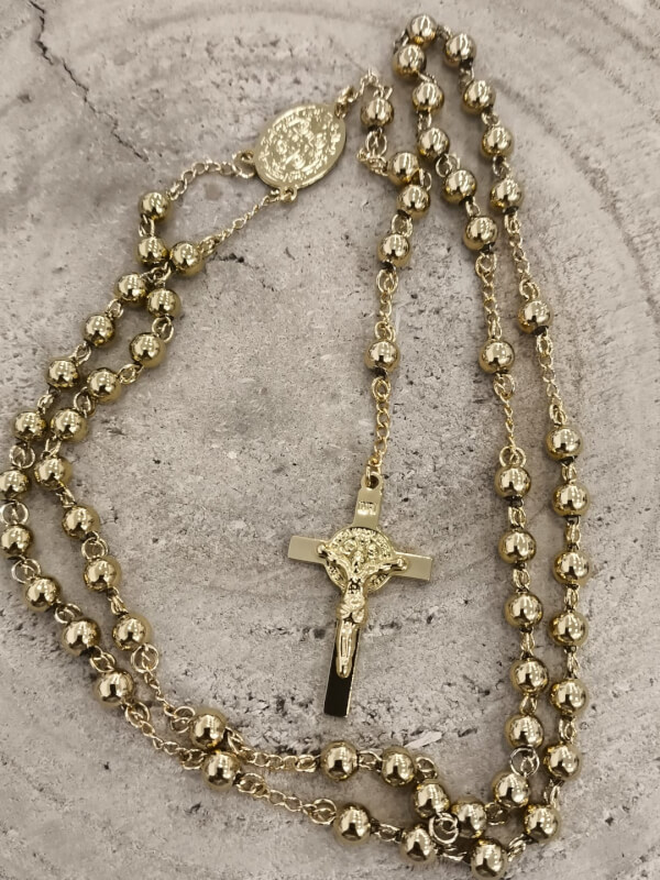 Rosario de 6mm en acero dorado de San Benito