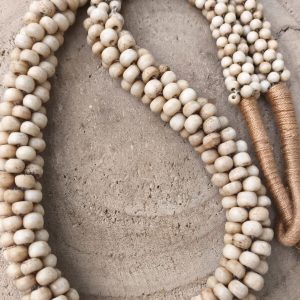 Collar de madera