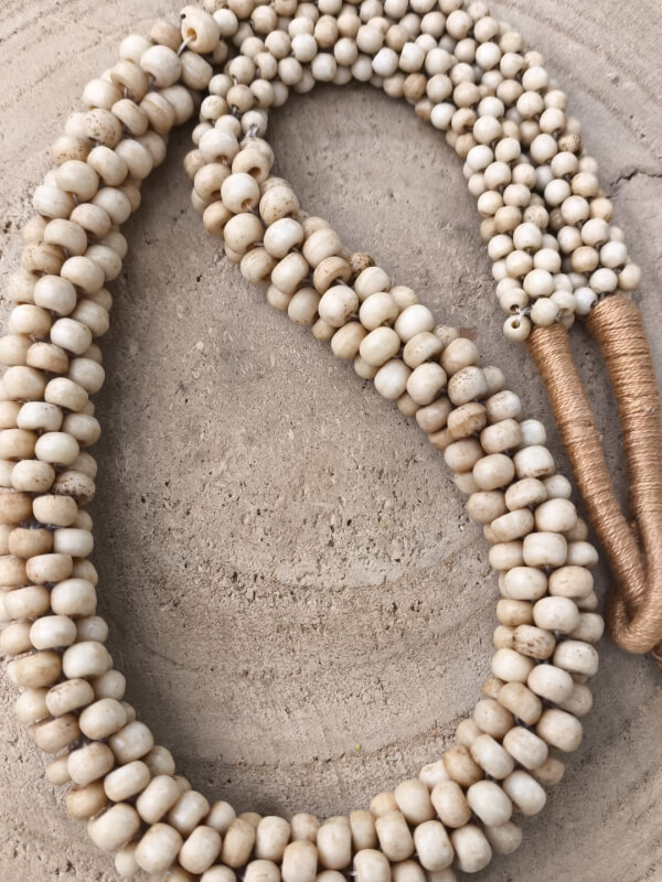 Collar de madera