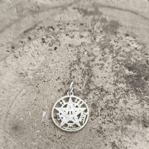 Colgante de Tetragramaton en plata de ley