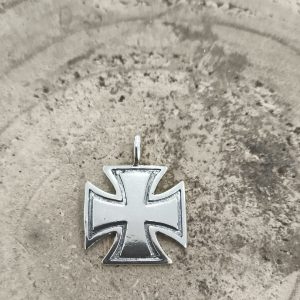 Colgante Cruz Templaria en plata de ley