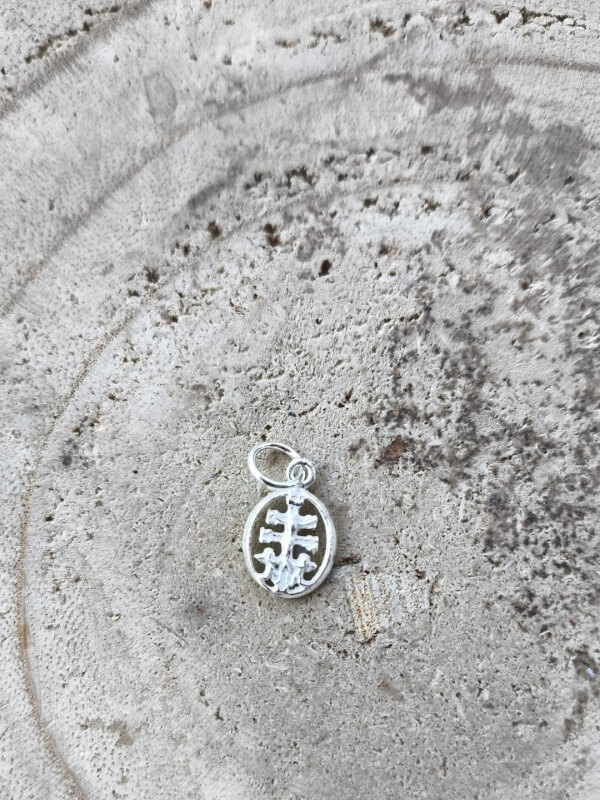 Colgante Cruz de Caravaca en plata de ley