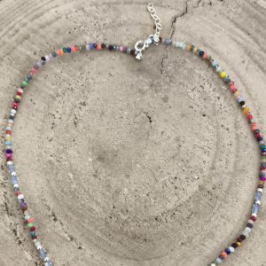 Gargantilla de cristal multicolor en plata de ley